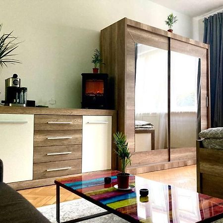 Apartamento Sunny Flat In Center Of Praga Exterior foto