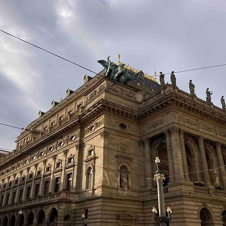 Apartamento Sunny Flat In Center Of Praga Exterior foto