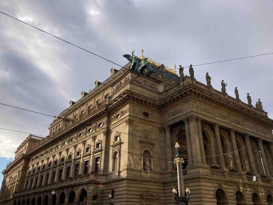 Apartamento Sunny Flat In Center Of Praga Exterior foto